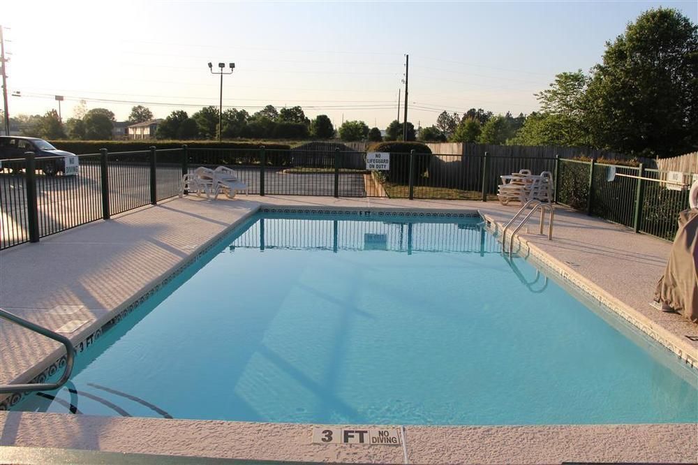 Baymont By Wyndham Commerce Ga Near Tanger Outlets Mall Exterior photo