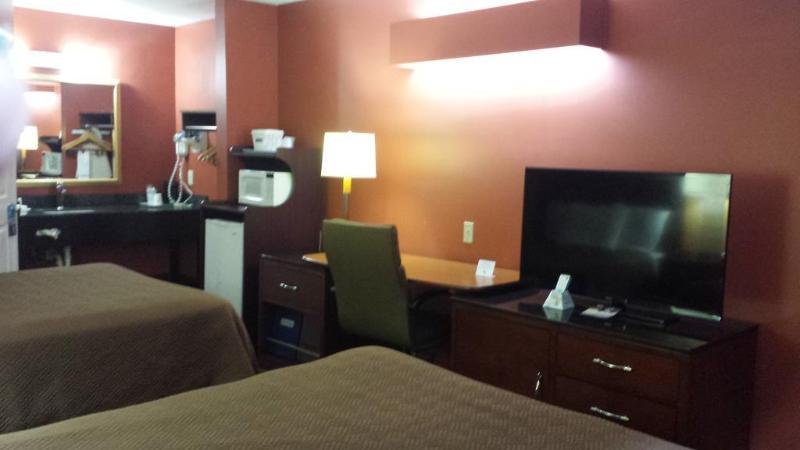 Baymont By Wyndham Commerce Ga Near Tanger Outlets Mall Exterior photo